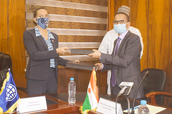 Signature d’un accord de financement du projet « villages intelligents pour la croissance rurale et l’inclusion financière »