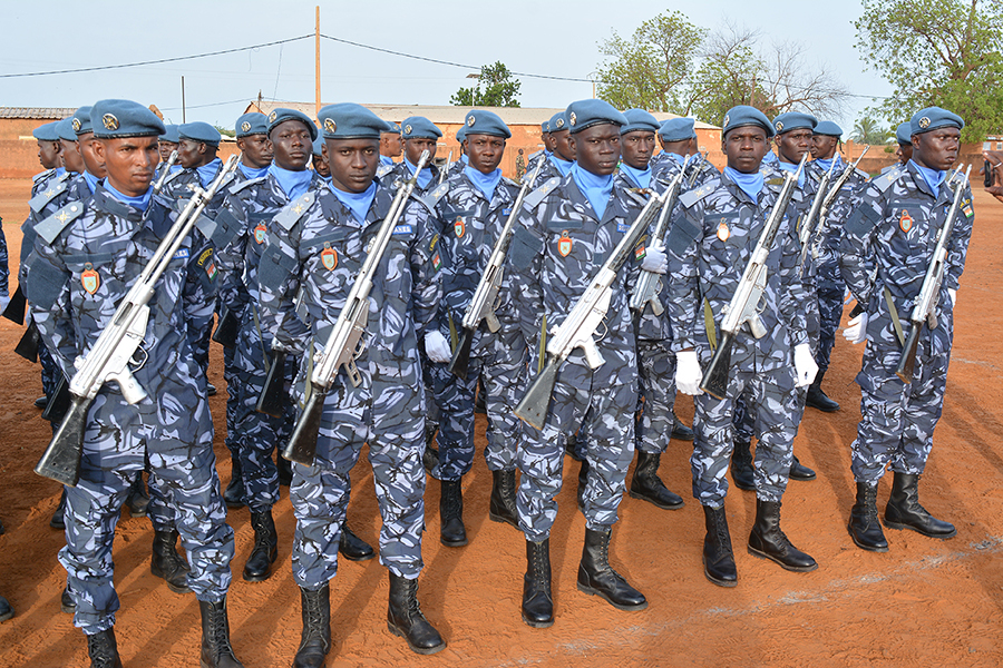 Quelques membres de la promotion des pr&eacute;pos&eacute;s des douanes (promotion Gilles Baillet 2018)