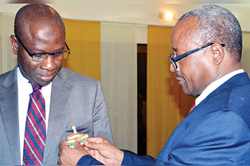 Cérémonie de remise du témoignage de satisfaction au Chef de Mission du FMI pour le Niger