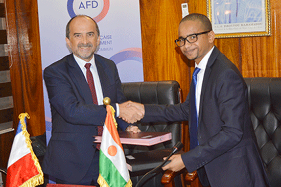 Signature de deux conventions au Ministère des Finances