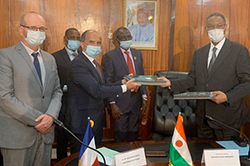 Signature des conventions de financement entre le Niger et l’Agence Française de Développement (AFD)